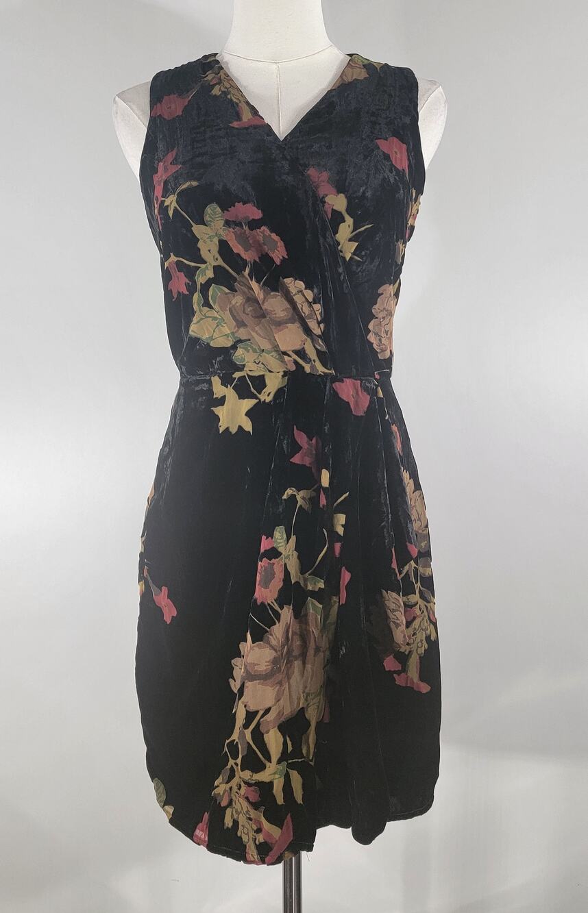 Adelyn Rae Floral Velvet V-Neck Dress, Black Floral, Womens Size Small